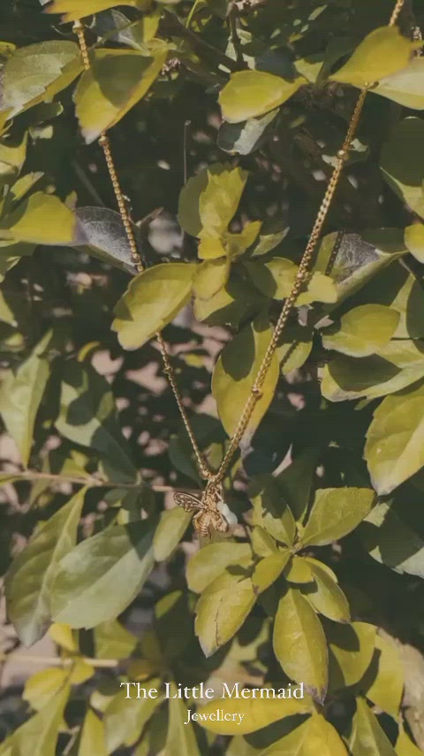 Bee Pearl Necklace