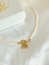 將圖片載入圖庫檢視器 Initial Love Lock Pearl Chocker
