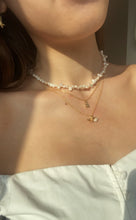 將圖片載入圖庫檢視器 Bee Pearl Necklace
